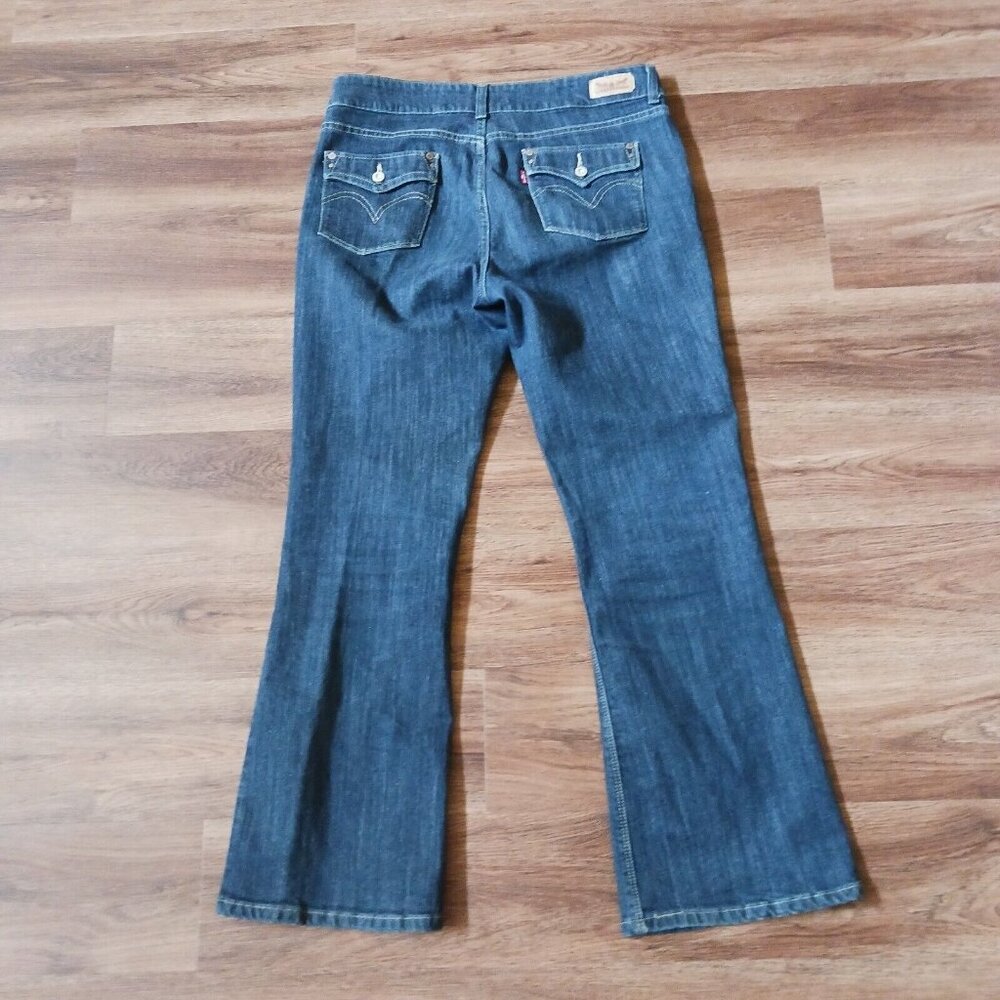 Levi Strauss Women's 526 Slender Bootcut Jeans Size 12 - 34 x 29.5 - Picture 8 of 8